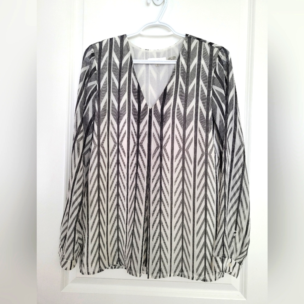 Oversized small Calvin Klein flowy blouse